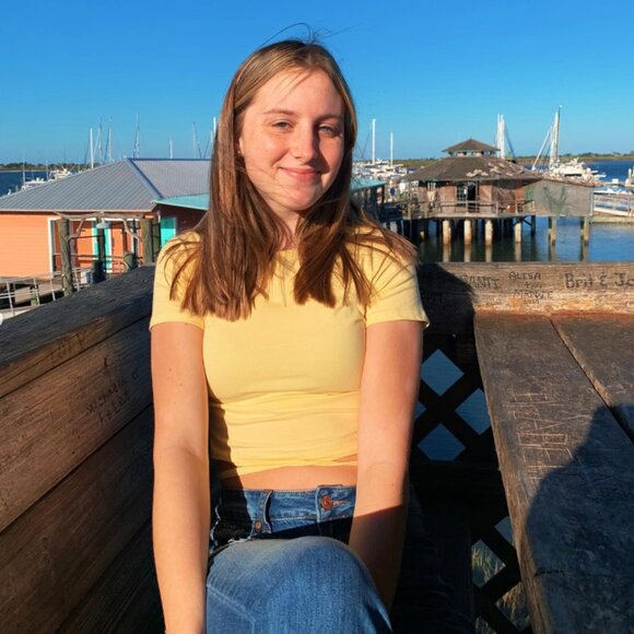 Meet your Posher, Noelle - Picture 1 of 1